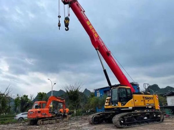 峄娄底市吊车租赁_吊车出租，应注意哪些参数